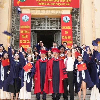 LỄ TỐT NGHIỆP VÀ TRAO BẰNG  TIẾN SĨ, THẠC SĨ, DƯỢC SĨ CKII, CHUYÊN KHOA I, DƯỢC SĨ 77Win01 ưu đãi hấp dẫn CHÍNH QUY K75, CỬ NHÂN HÓA DƯỢC K2 - NĂM 2025